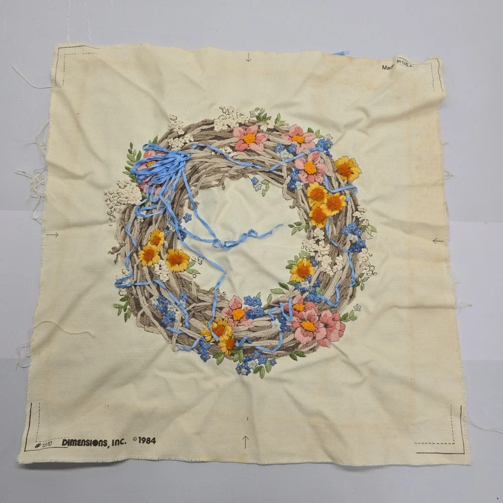 Vintage Dimensions Inc 1984 Floral‎ Wreath Crewel Embroidery Fabric Piece 1270